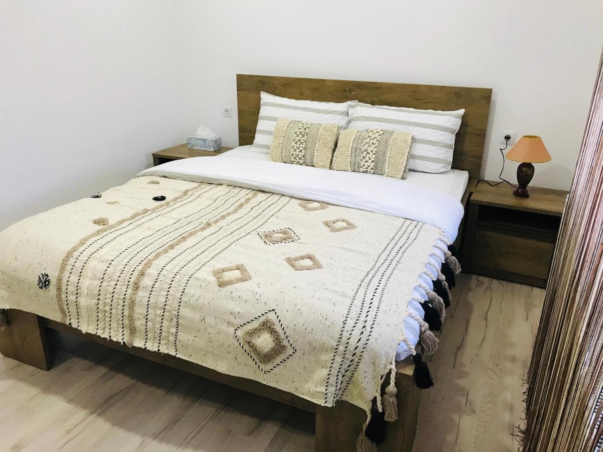 Comfy Apartment - Free Private Parking,Ac,Wi-Fi كاري المظهر الخارجي الصورة