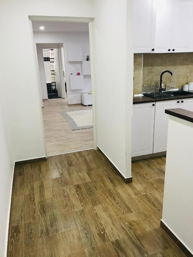 Comfy Apartment - Free Private Parking,Ac,Wi-Fi كاري المظهر الخارجي الصورة