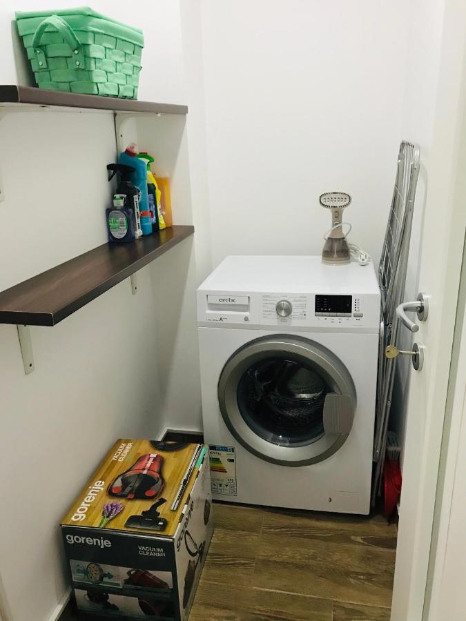 Comfy Apartment - Free Private Parking,Ac,Wi-Fi كاري المظهر الخارجي الصورة