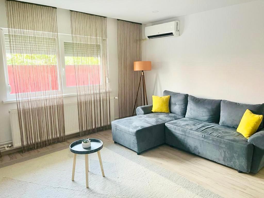 Comfy Apartment - Free Private Parking,Ac,Wi-Fi كاري المظهر الخارجي الصورة